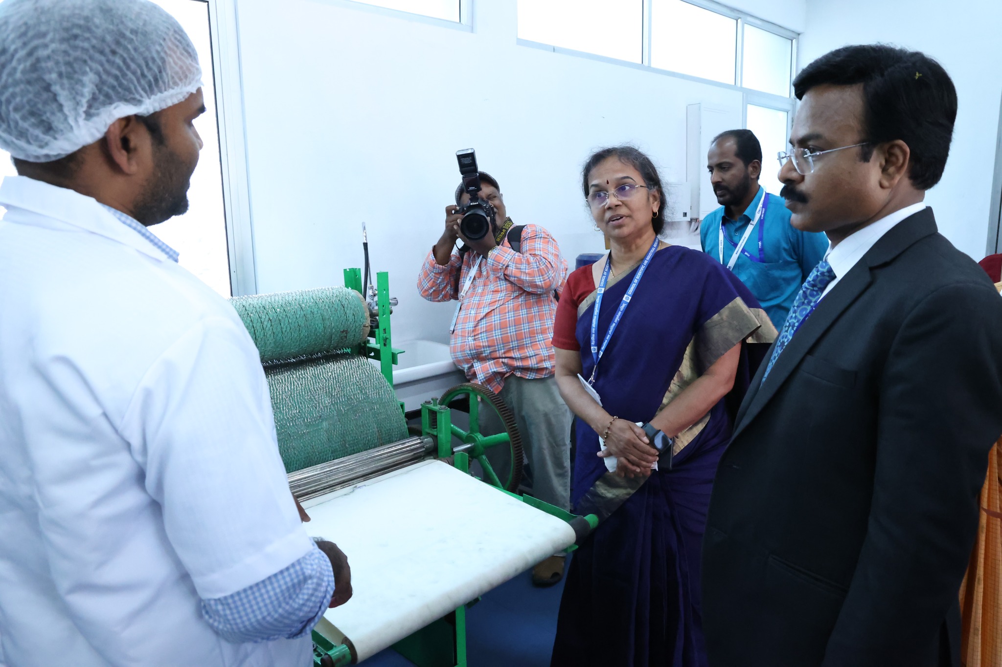 Dr. (Mrs) N. Kalaiselvi (Secretary, DSIR and Director General, CSIR)  inaugurating the biodegradable processing unit opened at the CSIR-NIIST Thiruvananthapuram